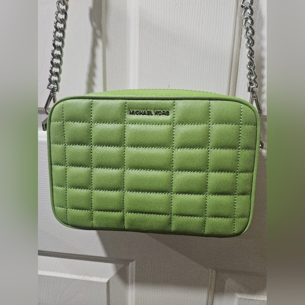 Michael Kors Quilted Crossbody Camera Bag **PEAR** - Picture 8 of 11